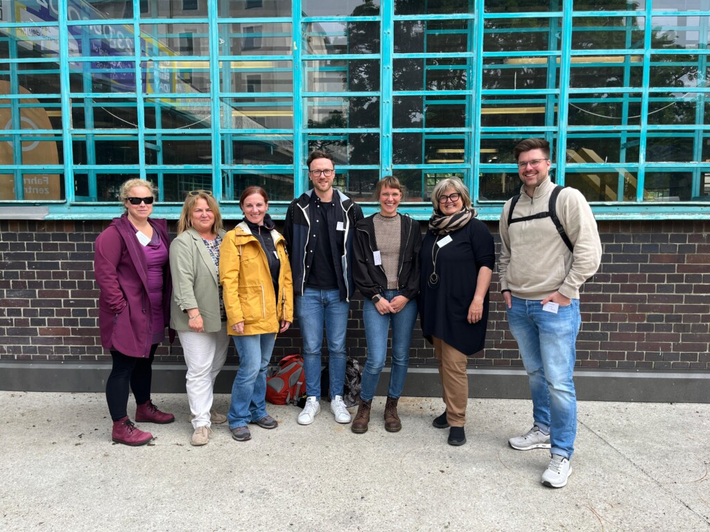 Gruppenfoto der Mitarbeiter:innen von Verein Wohnen bei der BAWO-Fachtagung in Linz.