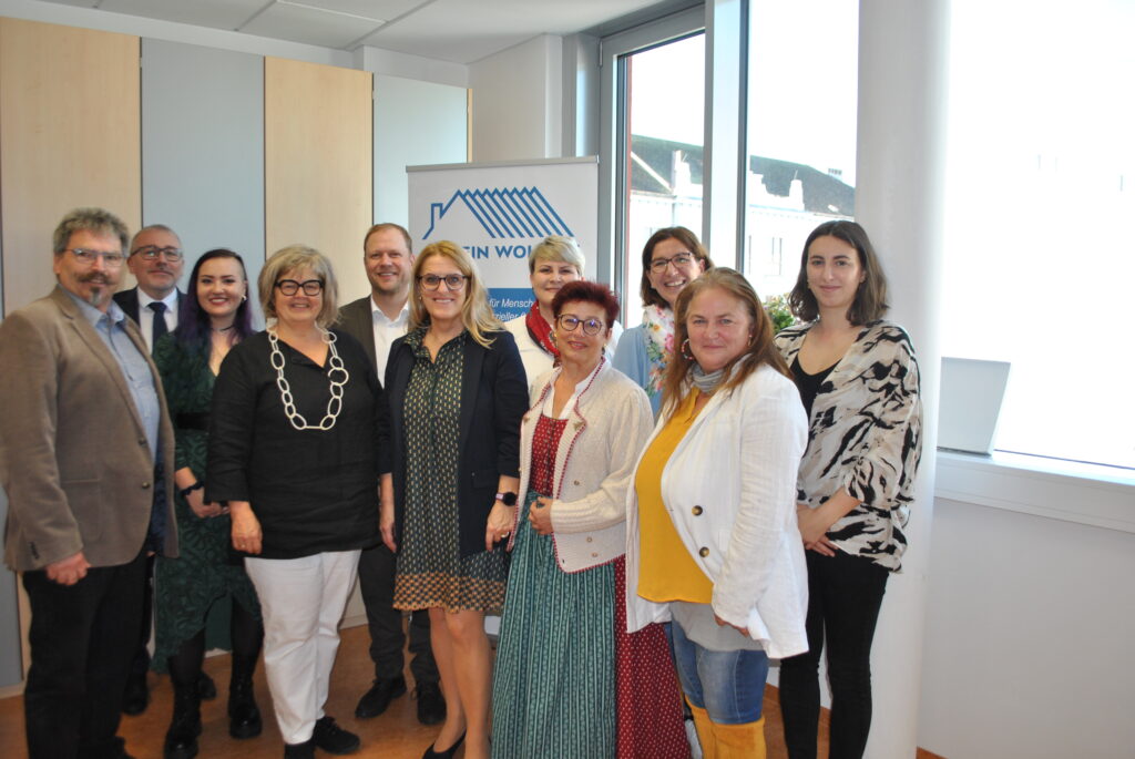Gruppenfoto beim 10 Jahre Wohnchance Fest.
