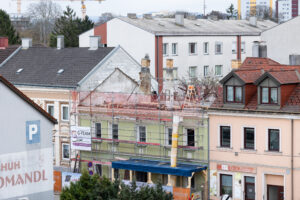 Abbruch des Dachstuhls der Daniel Gran Straße 41