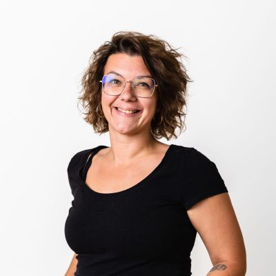 Portraitfoto von Jacqueline John